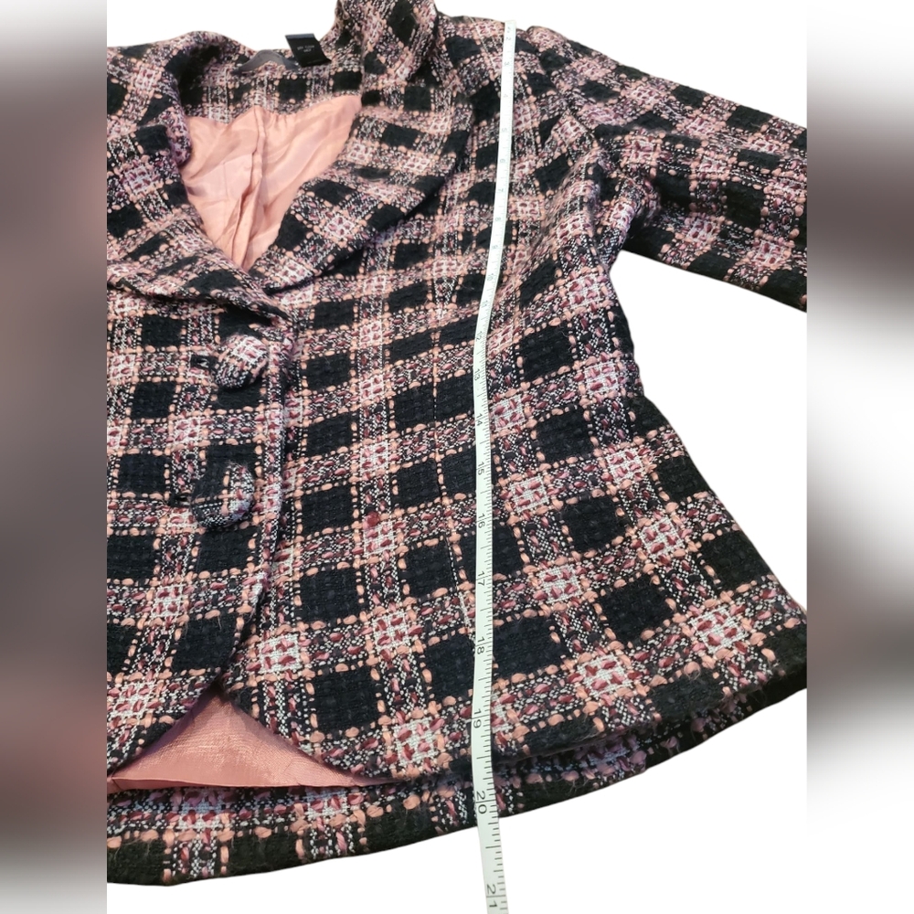 Black and Pink Tweed Pastel Blazer with Tailored Silhouette Size 4 - Picture 6 of 9